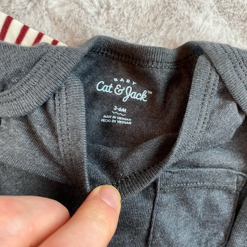 (5/$25) NEW Cat & Jack 3 Pack Long Sleeve Onesies - Picture 2 of 7